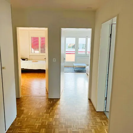 Huge Center With Balcony In Zurich, Kars - Self Checkin Zürich